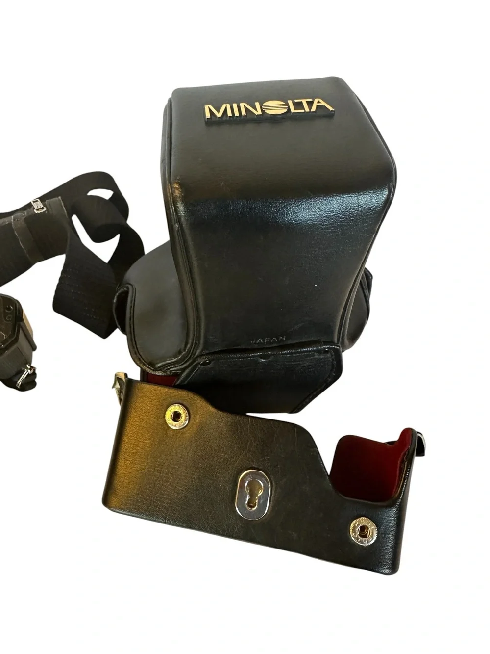 Minolta Black SLR Camera Kit with Case & Flash